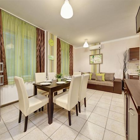 Central Walk Fashionstreet Apartmnts Budapest Exterior photo