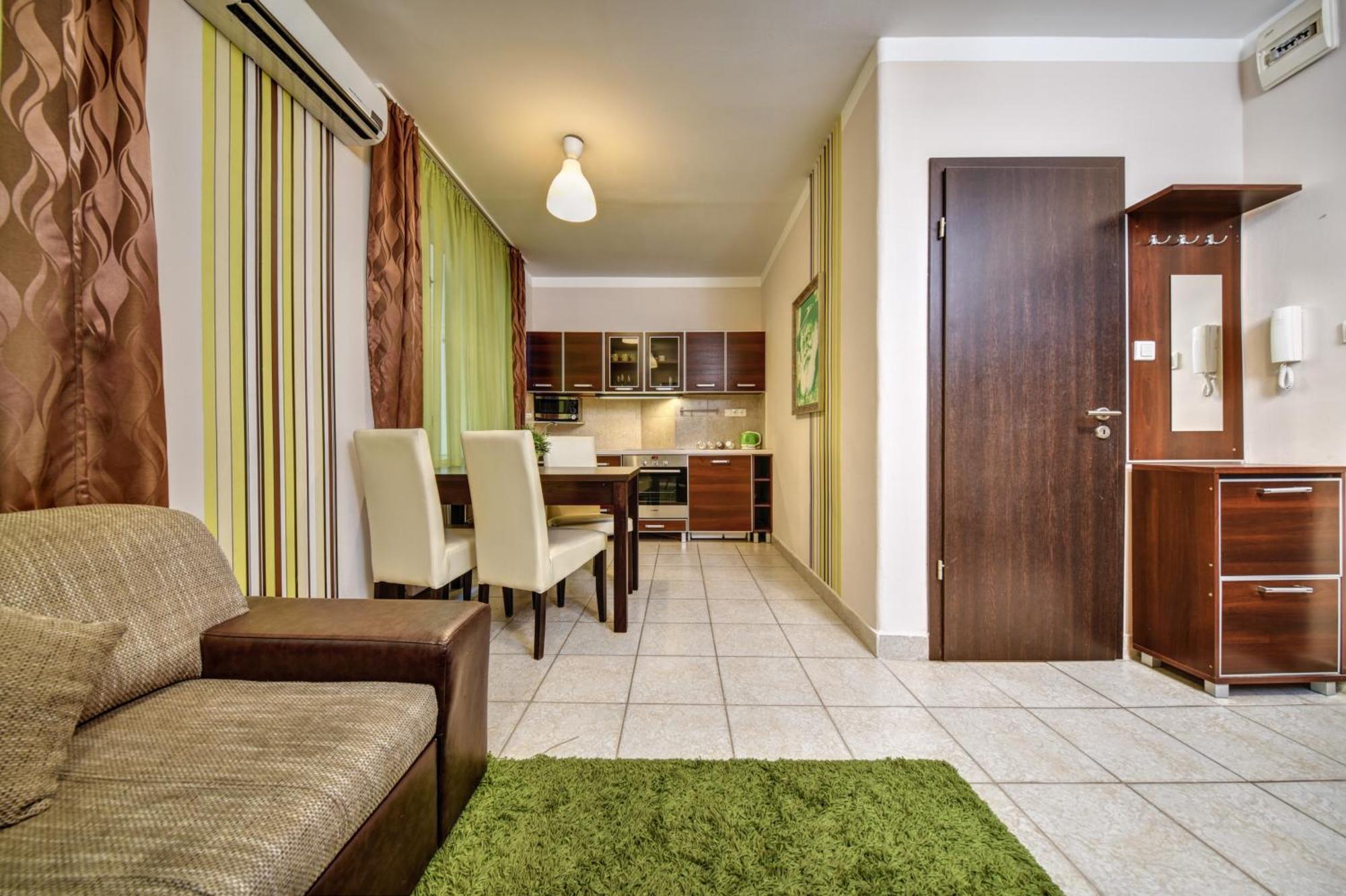 Central Walk Fashionstreet Apartmnts Budapest Exterior photo