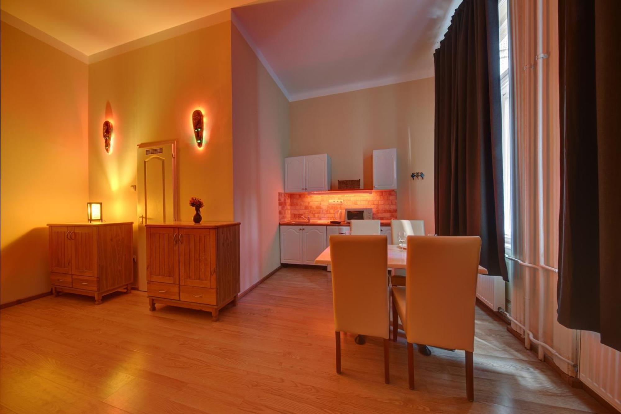 Central Walk Fashionstreet Apartmnts Budapest Exterior photo