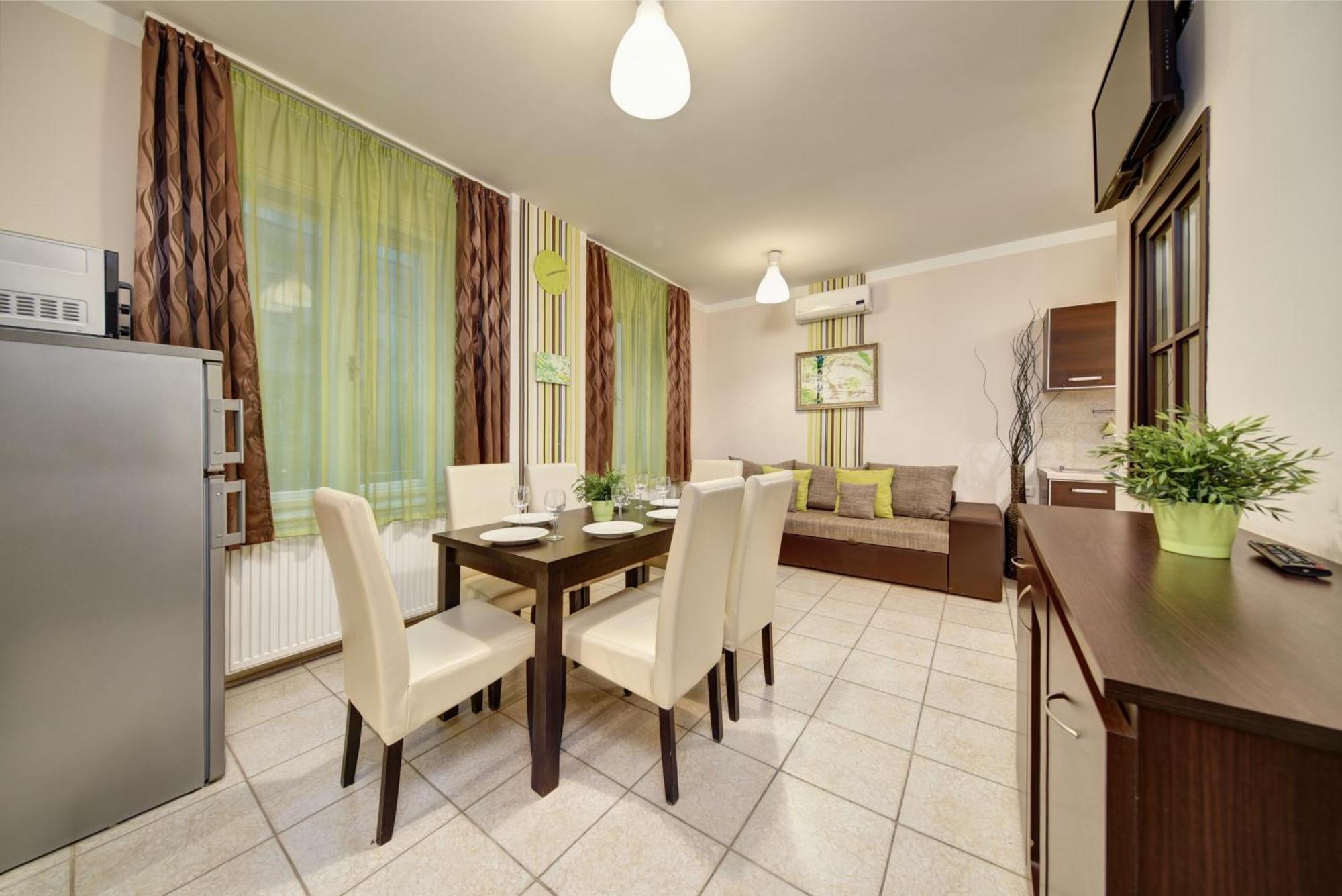 Central Walk Fashionstreet Apartmnts Budapest Exterior photo